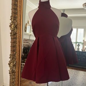FINDERS FLATTERING HIGH NECK HALTER DRESS. BEAUTIFUL OXBLOOD COLOR SIZE SMALL